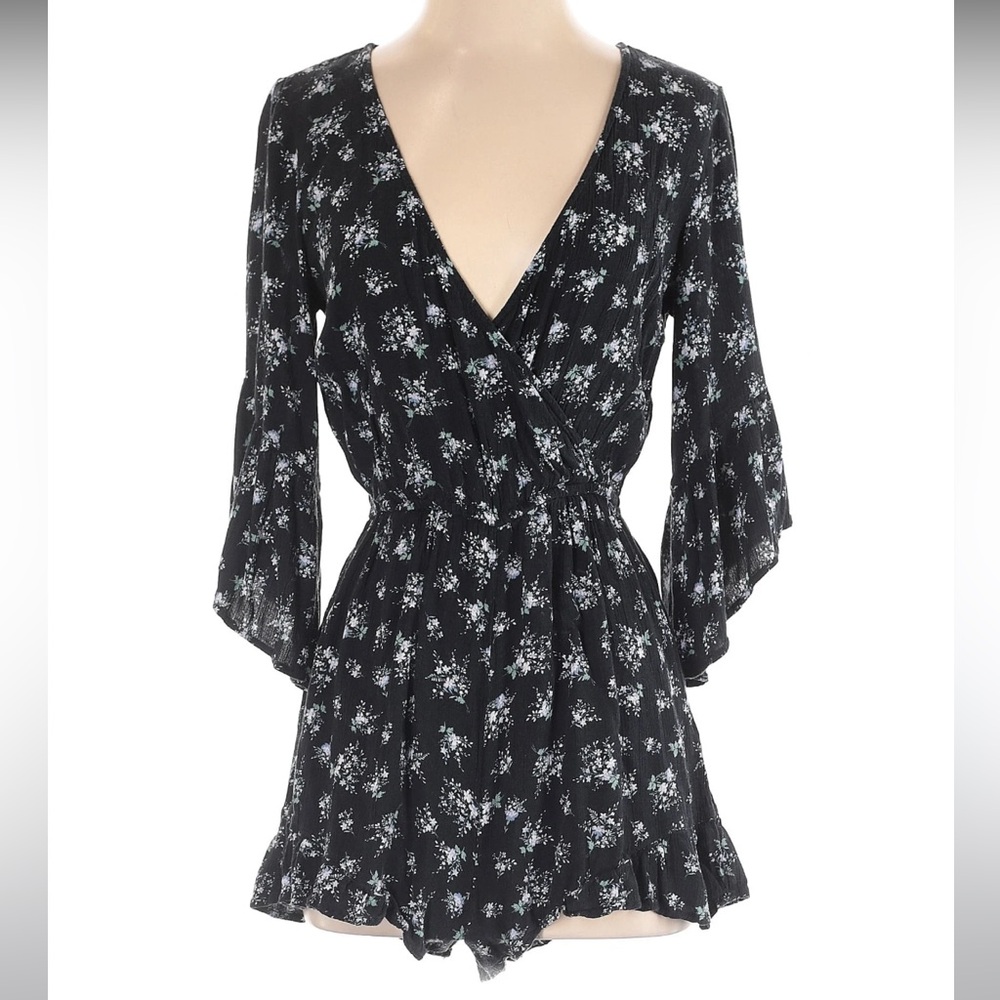 American Eagle Outfitters Women’s Floral Black Romper